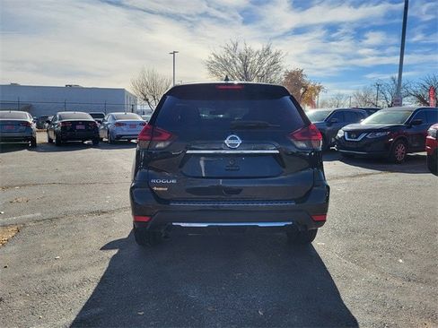 Used 2019 Nissan Rogue S image 4