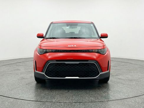 Used 2025 Kia Soul LX w/ LX Technology Package image 2