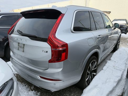 Used 2021 Volvo XC90 T6 Momentum image 5