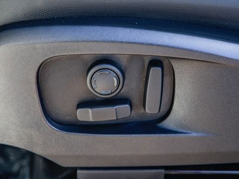 Used 2023 Land Rover Defender 110 S image 22