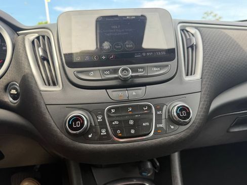 Used 2023 Chevrolet Malibu LT FWD image 22