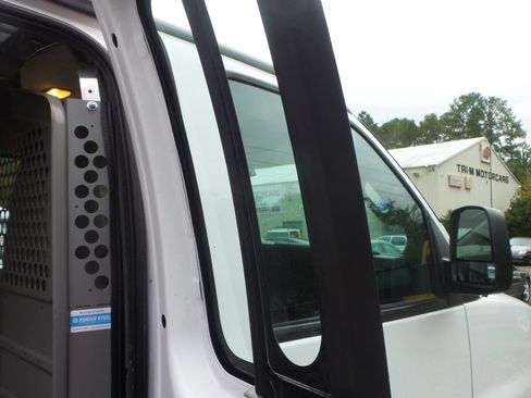 Used 2019 Chevrolet Express 2500 RWD 2500 135 w/ Driver Convenience Package image 25