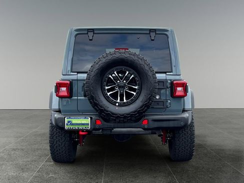 Used 2025 Jeep Wrangler Unlimited Rubicon AWD/4WD image 8
