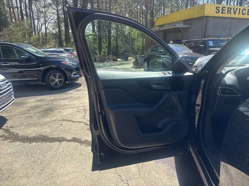 Used 2017 Jaguar F-PACE Prestige AWD/4WD image 9