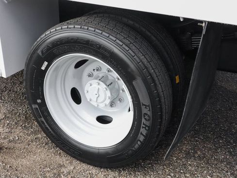 Used 2019 Ford F550 2WD Regular Cab Super Duty image 42