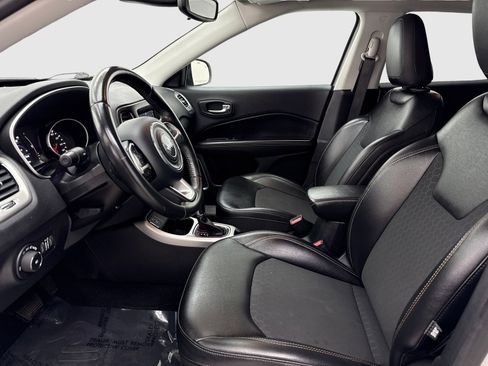 Used 2019 Jeep Compass Latitude w/ Safety & Security Group FWD image 17