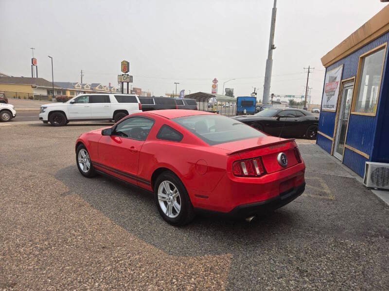 Used 2011 Ford Mustang Coupe w/ 101A Rapid Spec Order Code RWD image 2