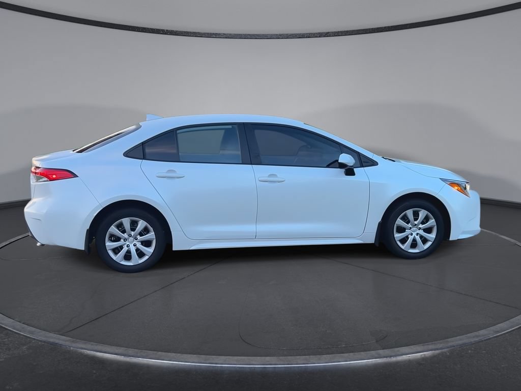 Used 2026 Toyota Corolla LE FWD image 9