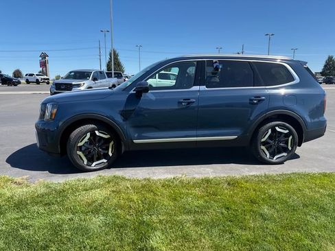 Used 2025 Kia Telluride EX w/ EX Captain's Chair Package AWD/4WD image 6