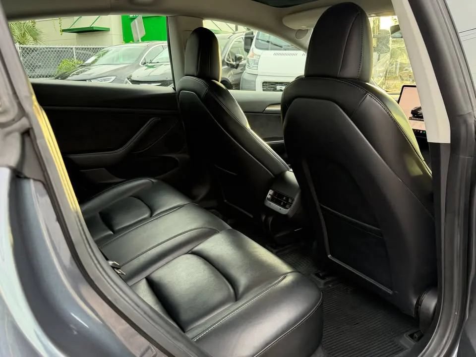 Used 2022 Tesla Model 3 RWD image 11