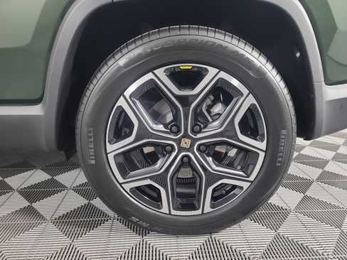 Used 2025 Rivian R1S Adventure AWD/4WD image 10