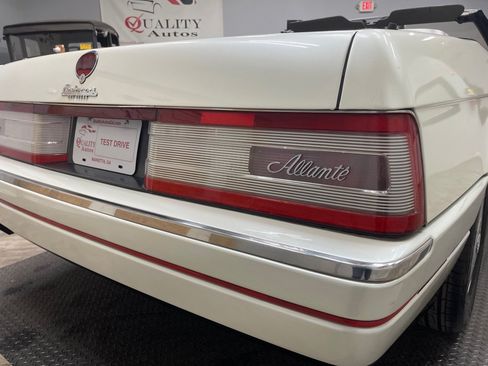Used 1992 Cadillac Allante FWD image 23