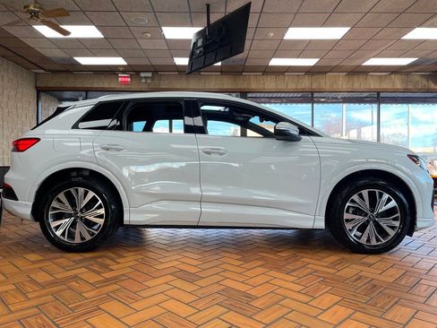 Used 2023 Audi Q4 e-tron Premium Plus w/ Premium Plus image 10