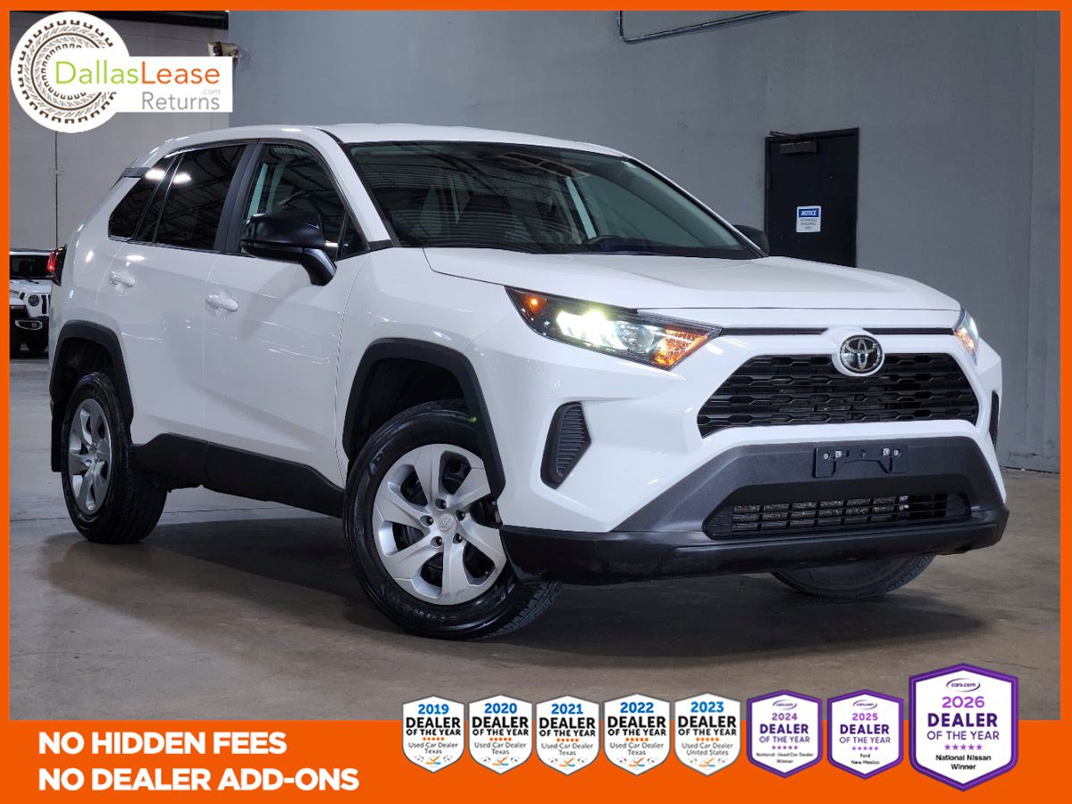 Used 2022 Toyota RAV4 LE FWD image 1