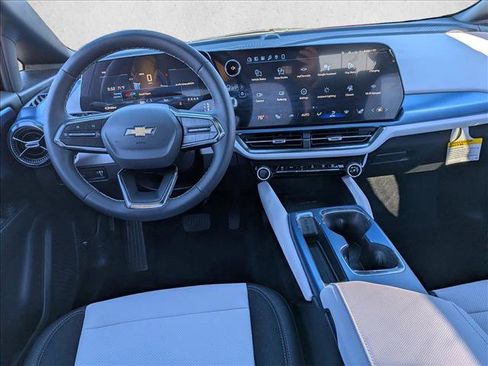 New 2026 Chevrolet Equinox EV LT image 14