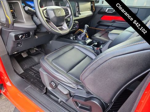 Used 2024 Ford Bronco Badlands image 16