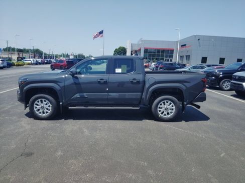 New 2026 Toyota Tacoma SR5 AWD/4WD image 4