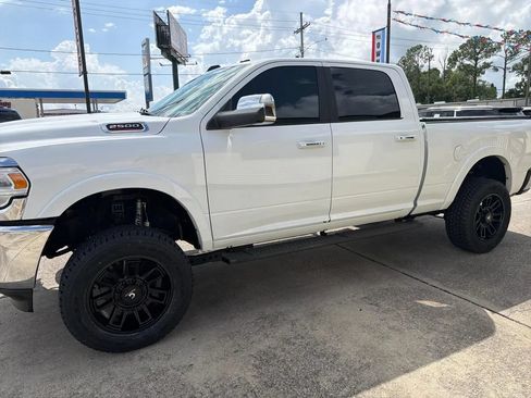 Used 2020 RAM 2500 Laramie AWD/4WD image 4