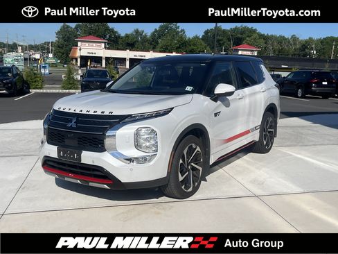 Used 2023 Mitsubishi Outlander SE AWD/4WD image 1