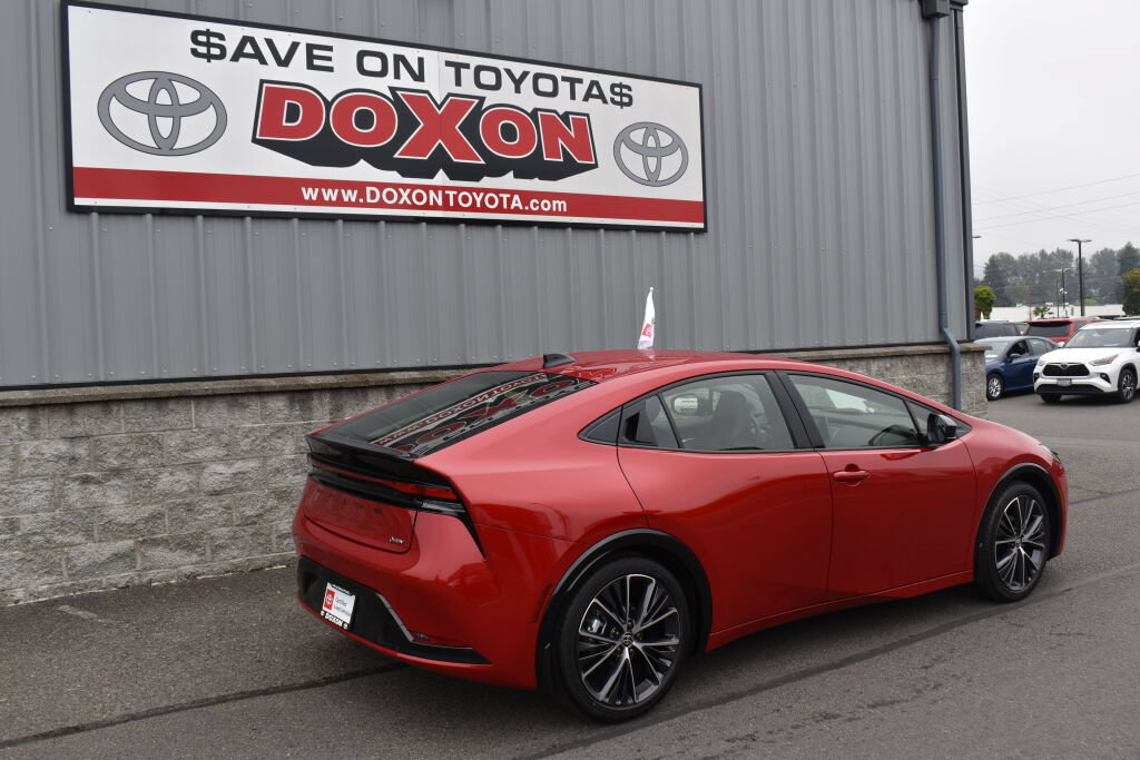 Certified 2026 Toyota Prius XLE FWD image 5