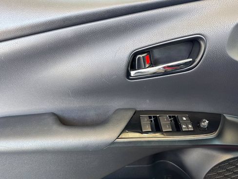 Used 2020 Toyota Prius Prime XLE FWD image 10