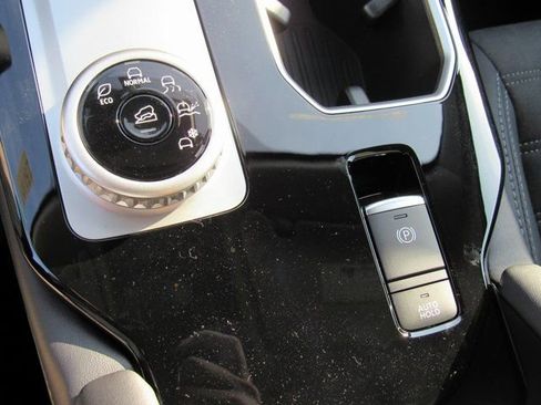 New 2025 Mitsubishi Outlander SE FWD image 22