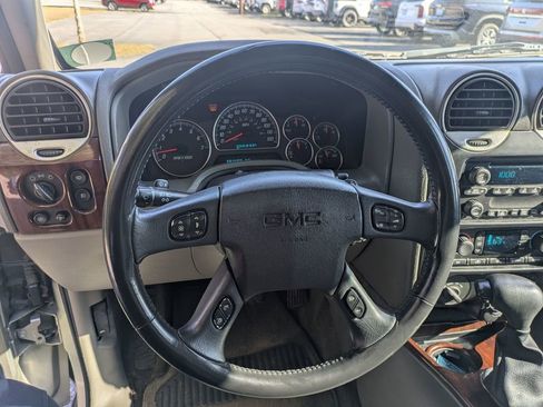 Used 2002 GMC Envoy SLT image 18