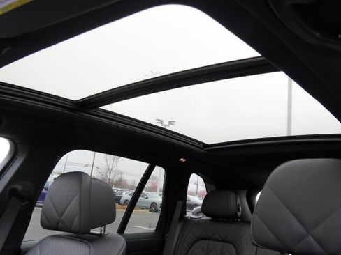 Used 2023 BMW X5 xDrive45e w/ M Sport Package image 11