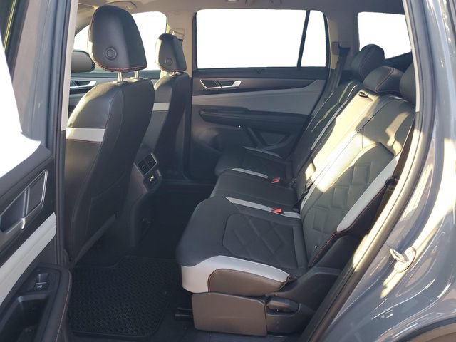 Used 2024 Volkswagen Atlas Peak Edition SEL AWD/4WD image 25
