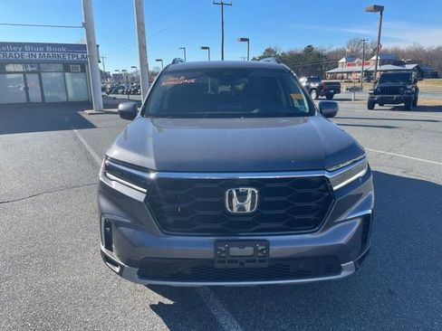 Used 2025 Honda Pilot Elite image 2
