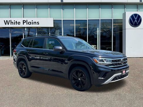 Used 2023 Volkswagen Atlas SE w/ Black Wheel Package AWD/4WD image 1