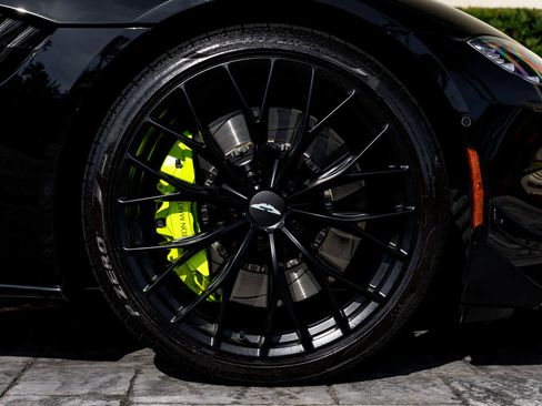 Used 2023 Aston Martin V8 Vantage Coupe image 24