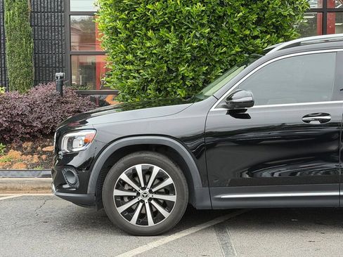Used 2022 Mercedes-Benz GLB 250 4MATIC w/ Premium Package Lite image 10