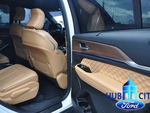 Used 2023 Jeep Grand Cherokee L Summit w/ Advanced Protech Group IV AWD/4WD image 15