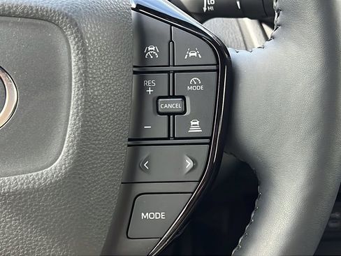Used 2025 Toyota Prius XLE FWD image 20