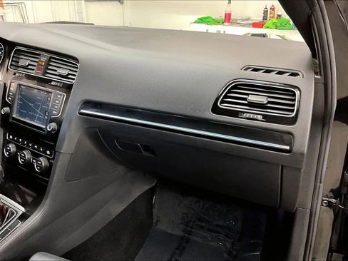 Used 2017 Volkswagen GTI Autobahn image 17