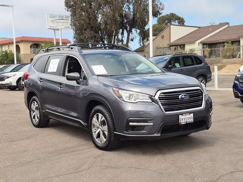 Certified 2022 Subaru Ascent Premium w/ Convenience Package AWD/4WD image 2