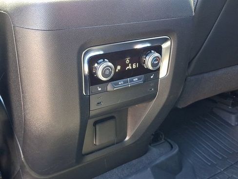Used 2026 GMC Yukon Denali w/ Sun & Power Step Package AWD/4WD image 19