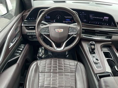 Used 2022 Cadillac Escalade Premium Luxury Platinum image 12
