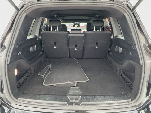 Used 2025 Mercedes-Benz GLB 250 4MATIC image 16