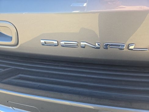 Used 2023 GMC Yukon Denali AWD/4WD image 14