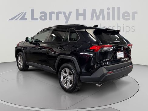 Used 2025 Toyota RAV4 XLE AWD/4WD image 3