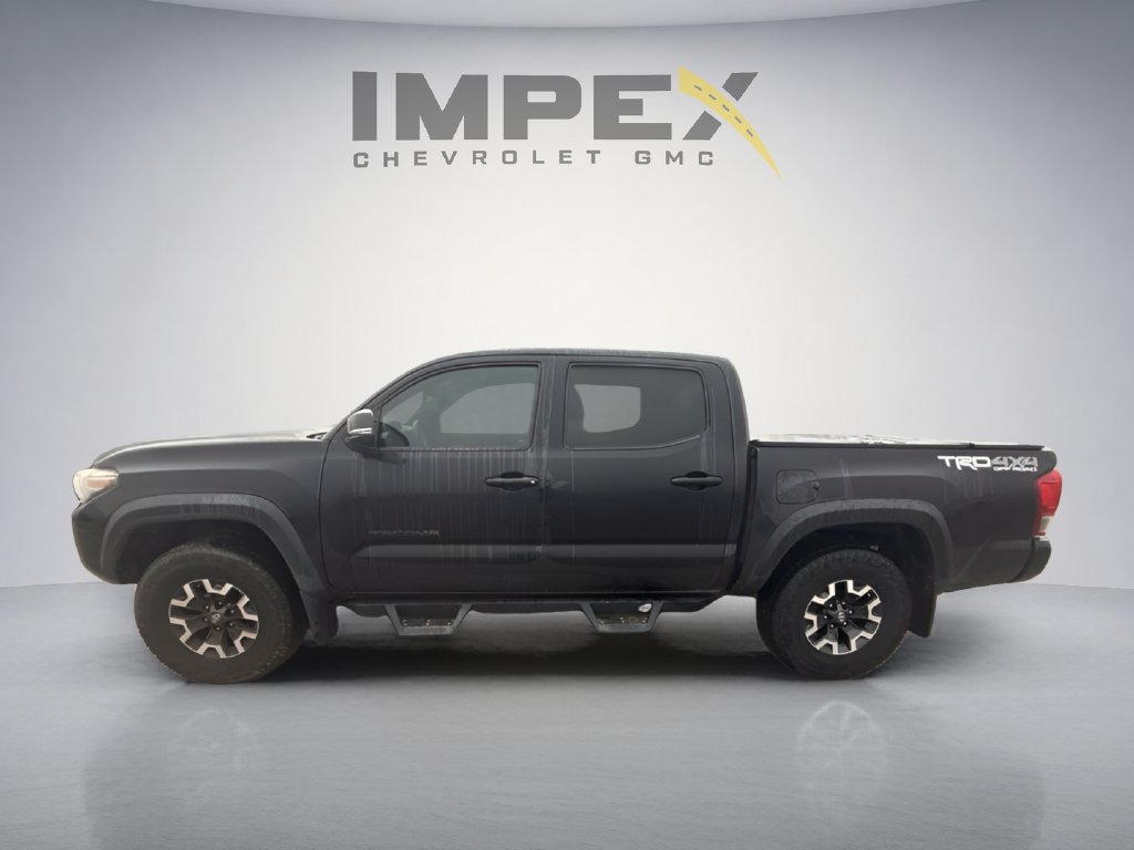 Used 2017 Toyota Tacoma TRD Off-Road AWD/4WD image 8