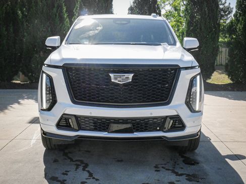 Used 2026 Cadillac Escalade V w/ LPO, ONYX Package AWD/4WD image 3