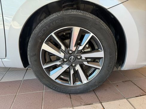Used 2025 Nissan Versa SV FWD image 28