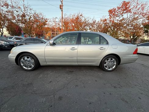 Used 2002 Lexus LS 430 image 8
