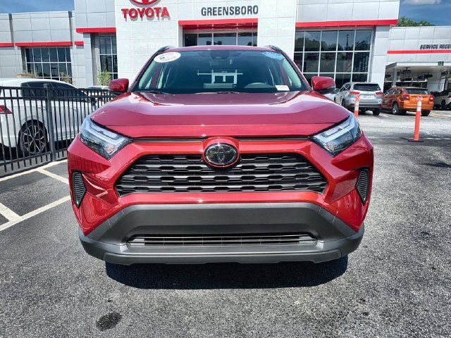 Used 2025 Toyota RAV4 LE AWD/4WD image 3