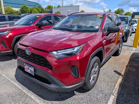Used 2024 Toyota RAV4 LE AWD/4WD image 2