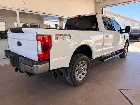 Used 2019 Ford F250 Lariat w/ Lariat Ultimate Package AWD/4WD image 2