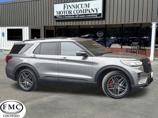 Used 2025 Ford Explorer ST-Line w/ ST-Line Street Pack video 1